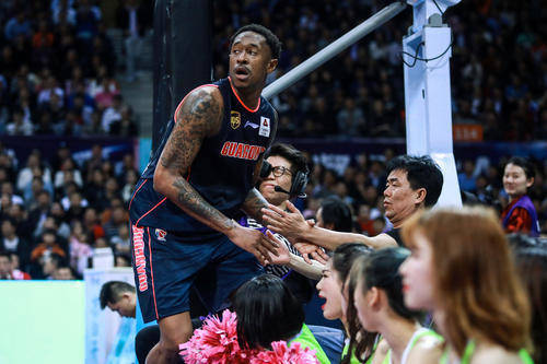  国米中场大将感染新冠，球队阵容再遭打击  