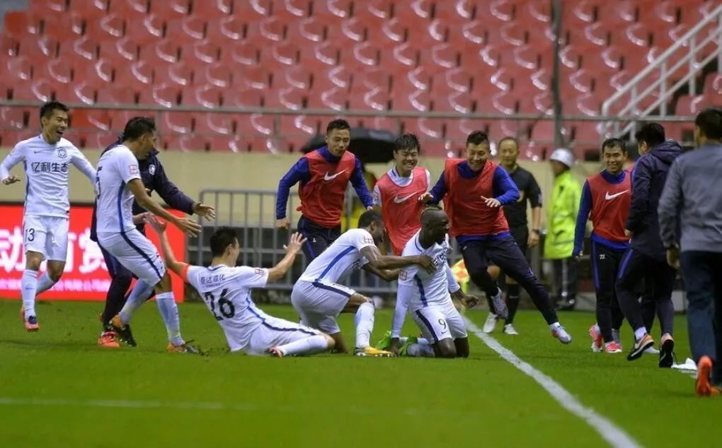  帕德博恩保级关键战，全力争胜逃离降级区  