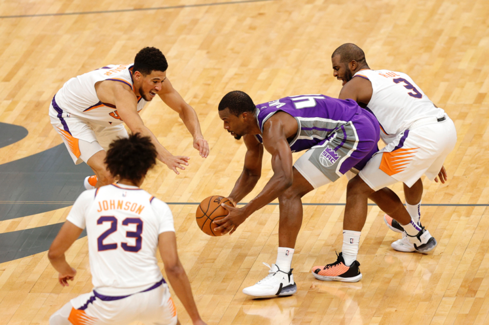  小萨博尼斯篮板制霸，国王轻取爵士扩胜场差